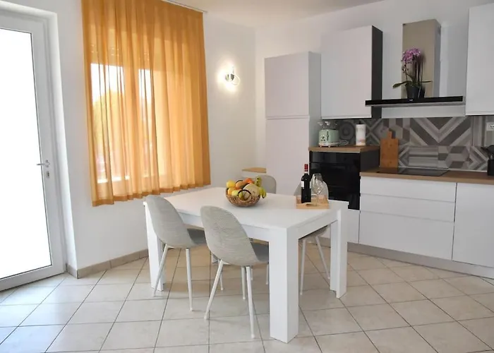 Apartment Vialo's House *